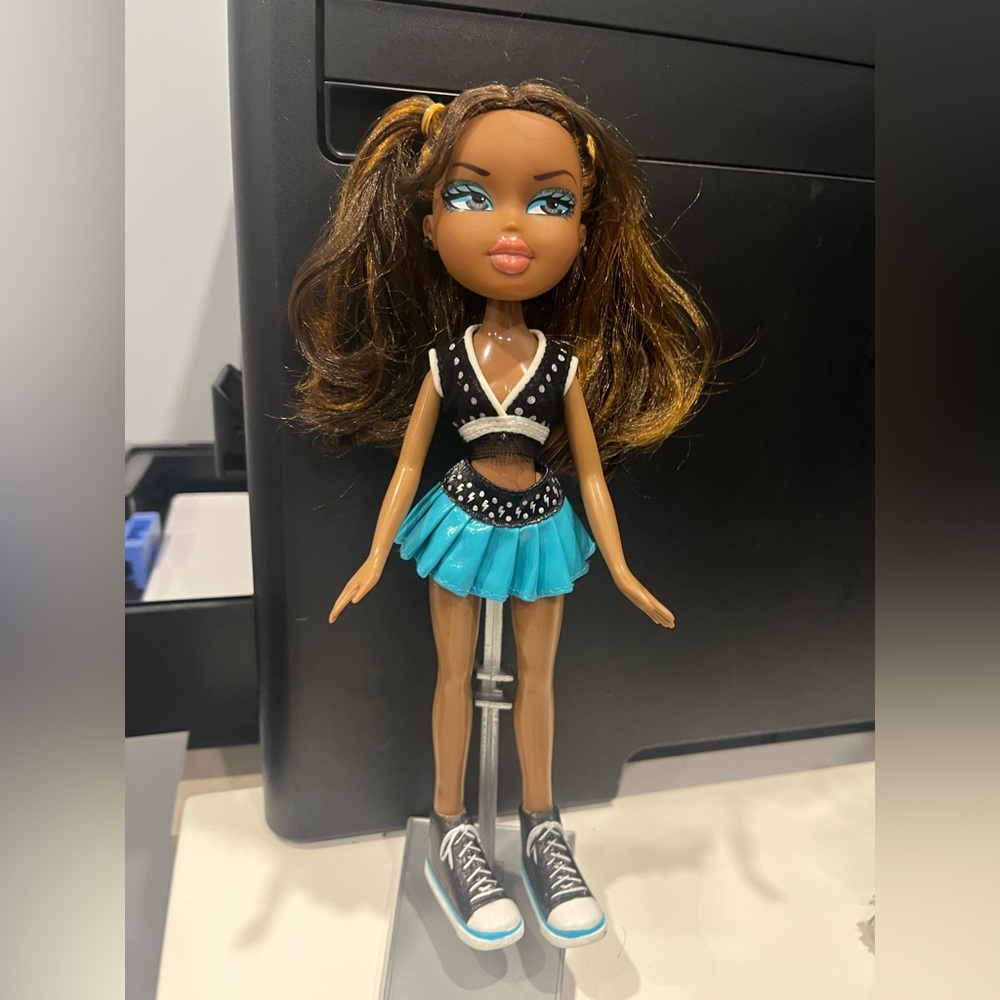 Bratz cheerleading sasha doll